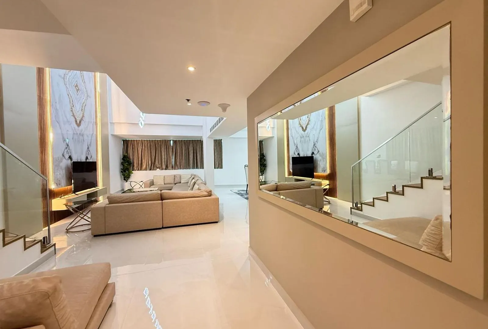 Spacious Modernized 2 Bedroom And Duplex 4 Br Apartments By Taskeen Holiday Homes Dubaj