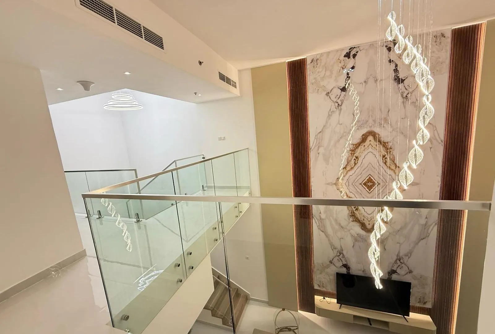 Spacious Modernized 2 Bedroom And Duplex 4 Br Apartments By Taskeen Holiday Homes Dubaj